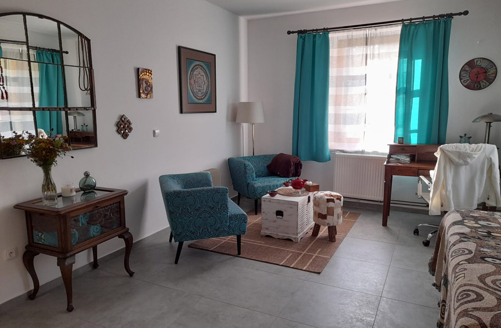 Klidný a bezpečný prostor pro psychoterapii a masáže Dobrý směr v areálu penzionu Dobré časy